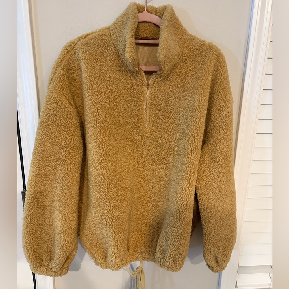 POL Oversized Medium Cozy Tan Sherpa Pullover